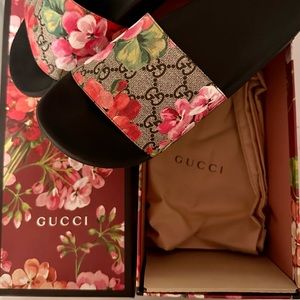 Gucci Blossom Slides